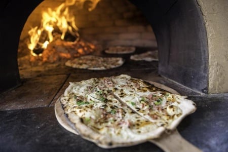 Quels accompagnements pour une tarte flamb&eacute;e &agrave; Obernai ?